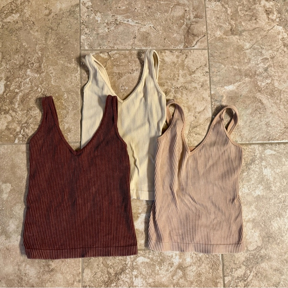 Aura Ribbed Crop Tank Top lot beige